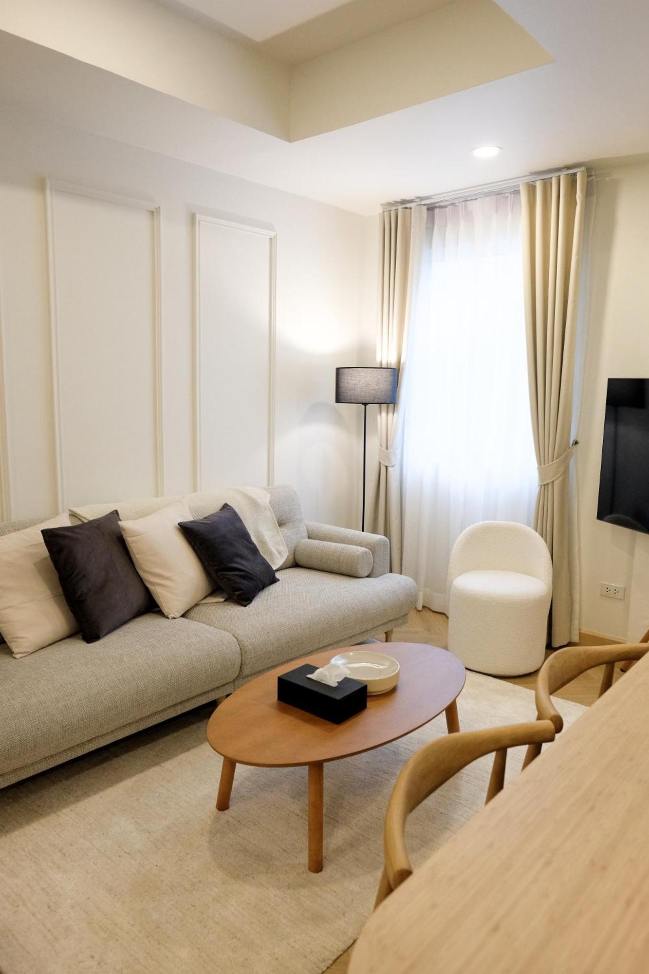 Upscale 3-bedroom 3-bathroom 1 Min To Bts Prompong Pangsapuri *
